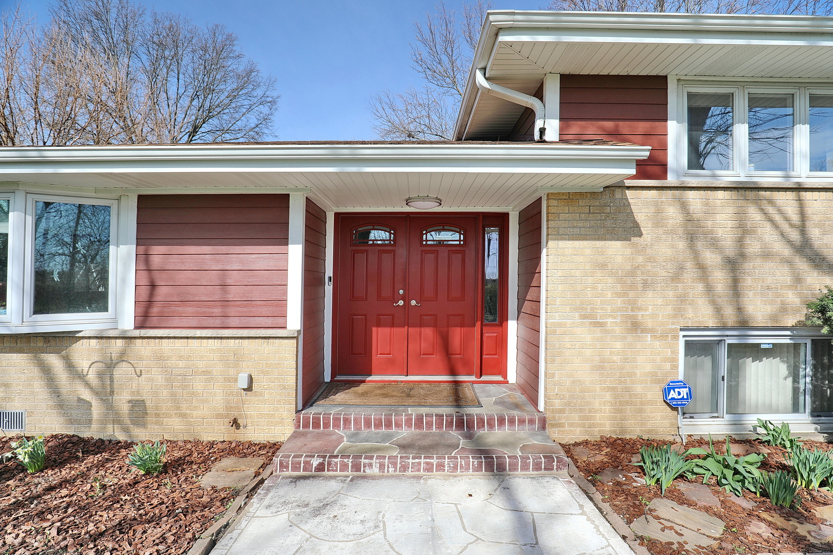 270 South Lambert Road Glen Ellyn, IL 60137 - Photo 4 of 47 Gallery Image 4