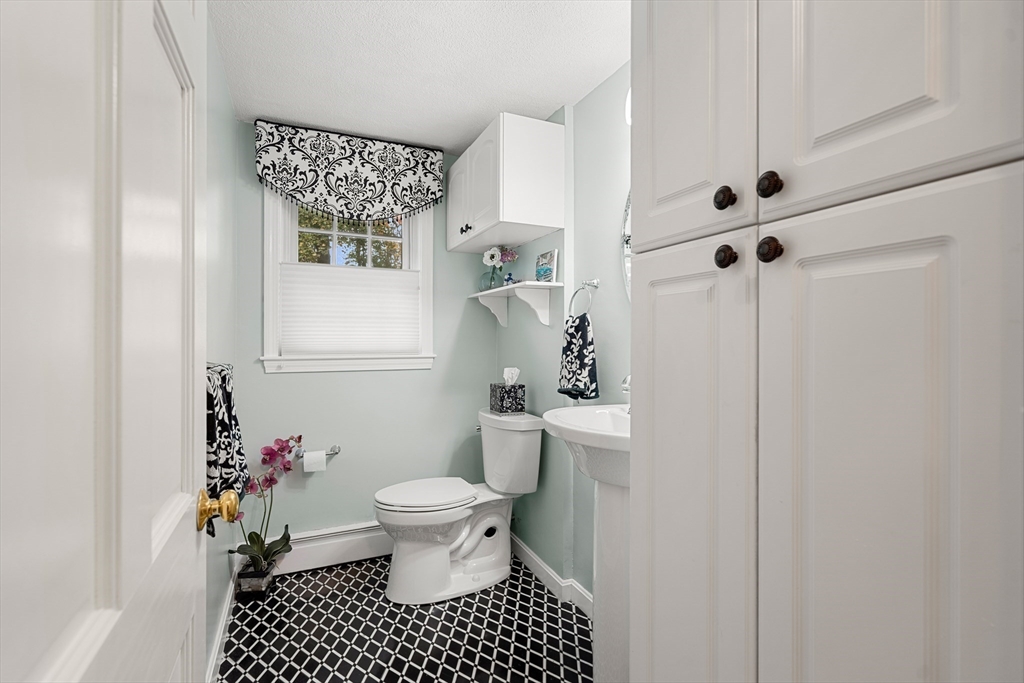 53 Centre Street Danvers, MA 01923 - Photo 16 of 40 Gallery Image 16