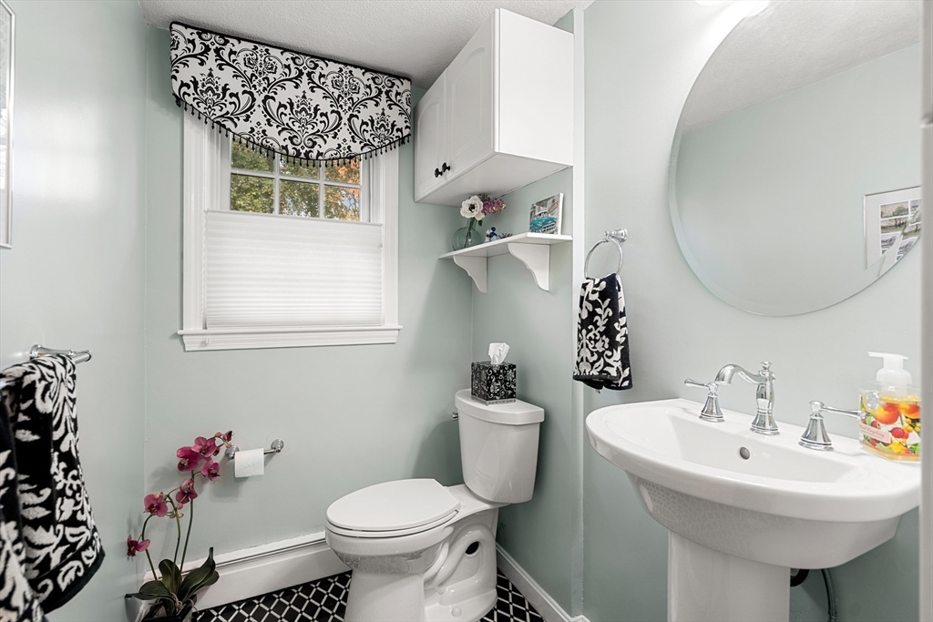 53 Centre Street Danvers, MA 01923 - Photo 17 of 40 Gallery Image 17