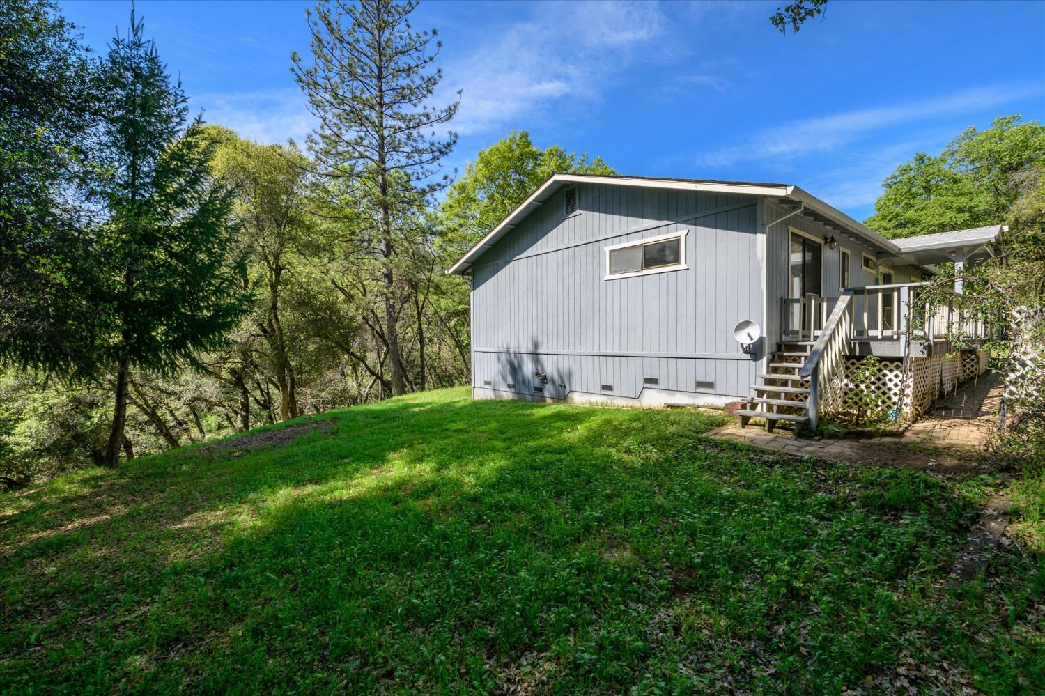 4910 Chisholm Trail Placerville, CA 95667 - Photo 25 of 41 a view of outdoor space and yard