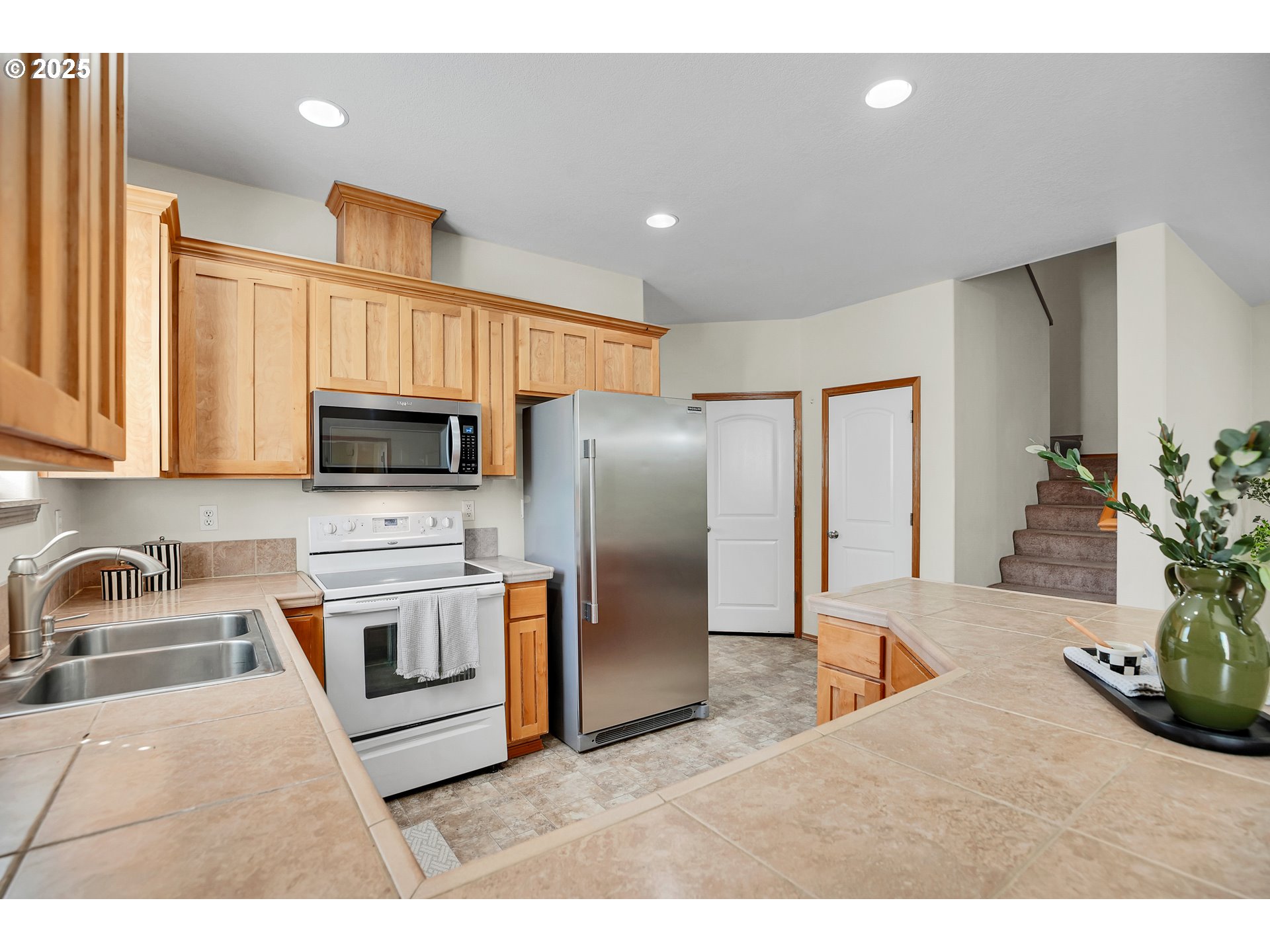 2227 Southeast 174th Avenue Portland, OR 97233 - Photo 12 of 42