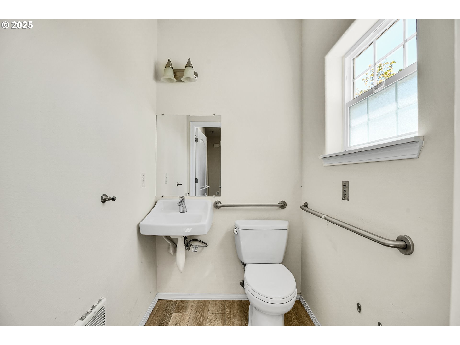 2227 Southeast 174th Avenue Portland, OR 97233 - Photo 21 of 42 Bathroom