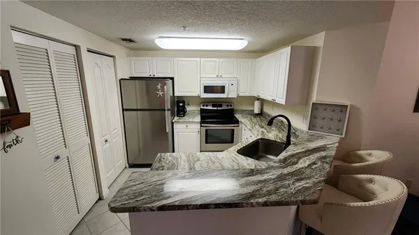 $1,700 | 5090 Fairways Circle, Unit H202, Vero Beach, FL 32967