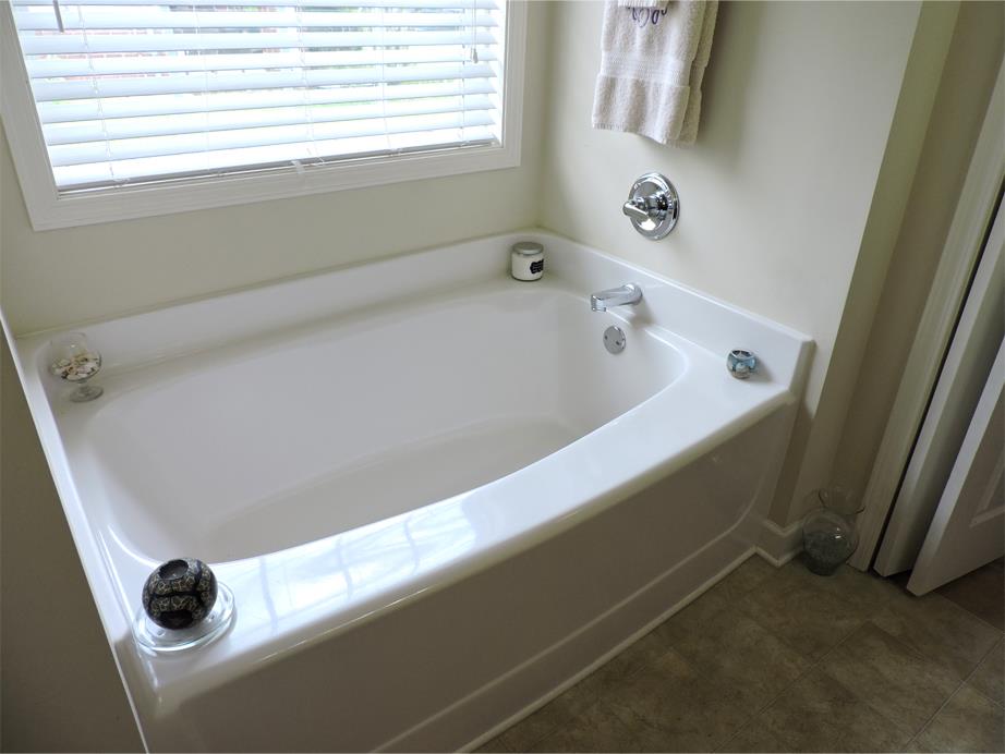 1020 Hummingbird Lane Spring Hill, TN 37174 - Photo 13 of 30 Garden Tub For Relaxing At The End of A Long Work Day.