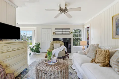 $925,000 | 7 Gardens Corner Court, Charleston, SC 29407