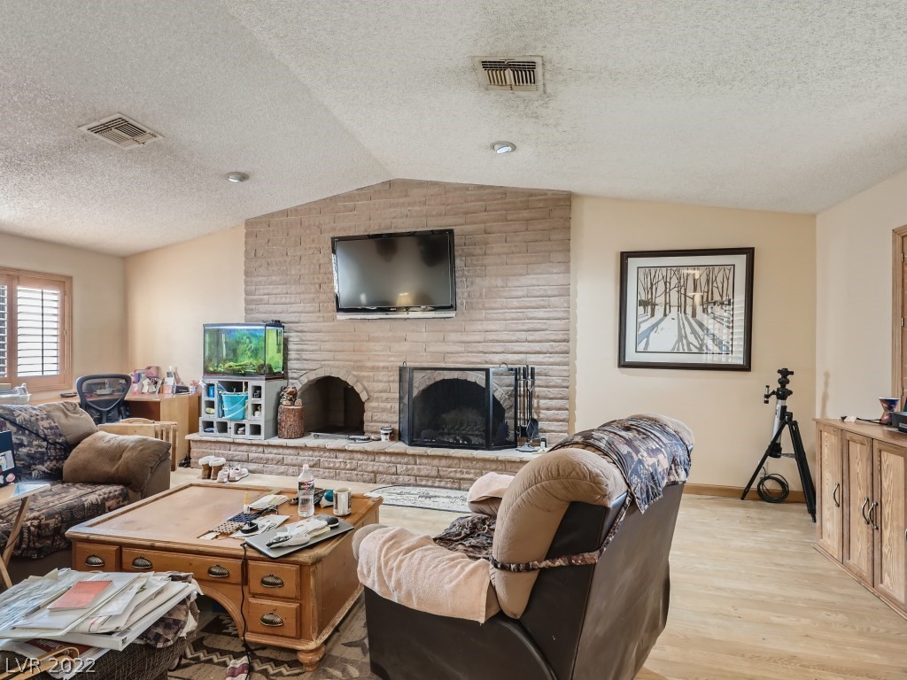 1530 North Ringe Lane Las Vegas, NV 89110 - Photo 5 of 31