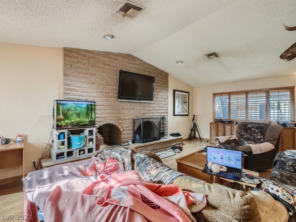 1530 North Ringe Lane Las Vegas, NV 89110 - Photo 7 of 31