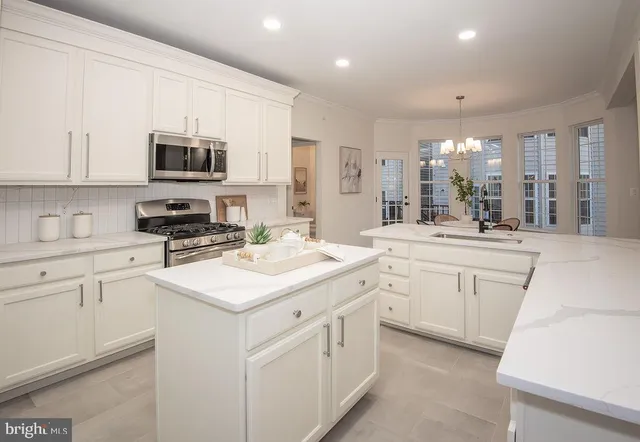 $1,000,000 | 4183 Whitlow Place, Chantilly, VA 20151