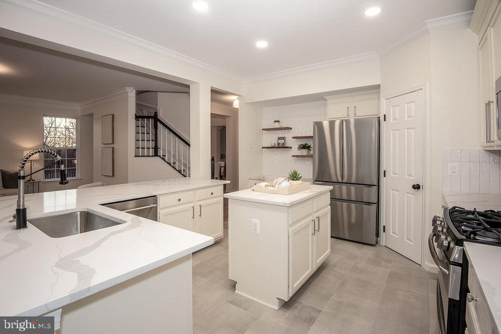 4183 Whitlow Place Chantilly, VA 20151 - Photo 15 of 68