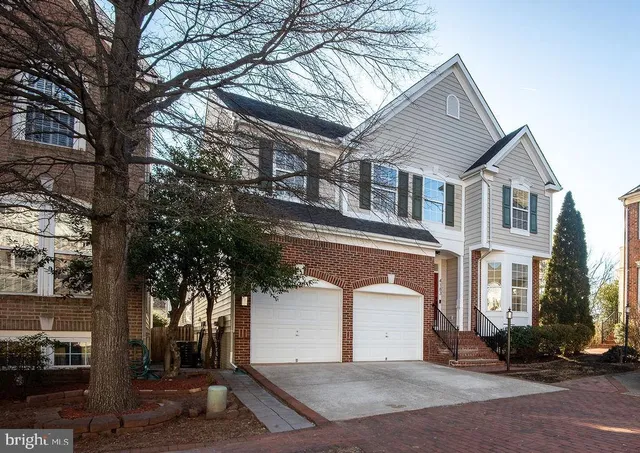 $1,000,000 | 4183 Whitlow Place, Chantilly, VA 20151