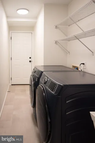 $1,000,000 | 4183 Whitlow Place, Chantilly, VA 20151