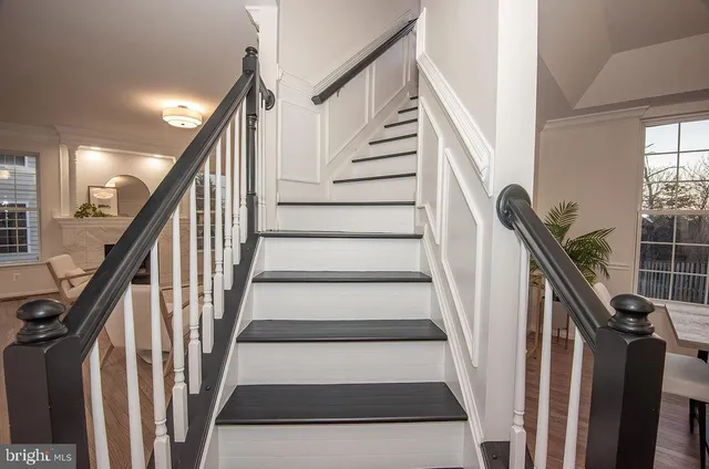 $1,000,000 | 4183 Whitlow Place, Chantilly, VA 20151