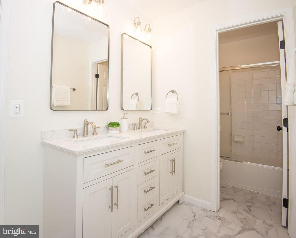 4183 Whitlow Place Chantilly, VA 20151 - Photo 44 of 68