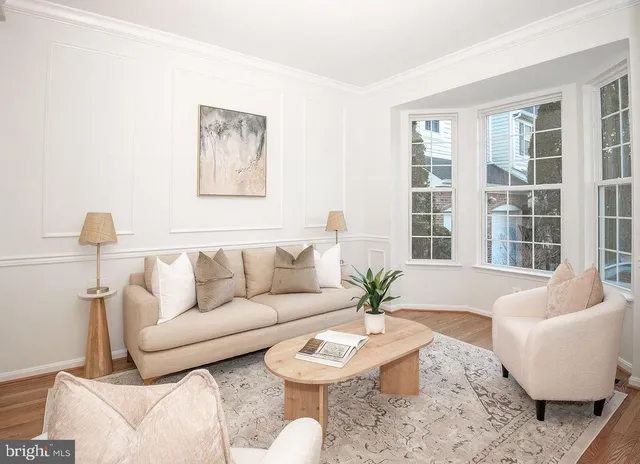 $1,000,000 | 4183 Whitlow Place, Chantilly, VA 20151