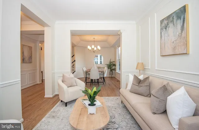 $1,000,000 | 4183 Whitlow Place, Chantilly, VA 20151