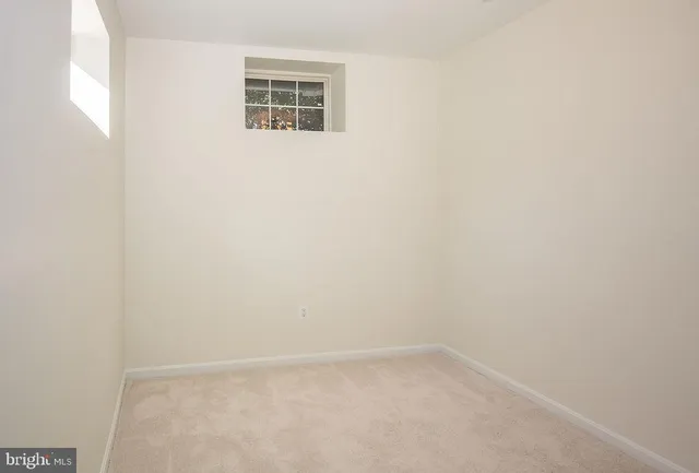 $1,000,000 | 4183 Whitlow Place, Chantilly, VA 20151