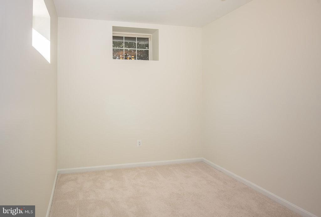 4183 Whitlow Place Chantilly, VA 20151 - Photo 63 of 68