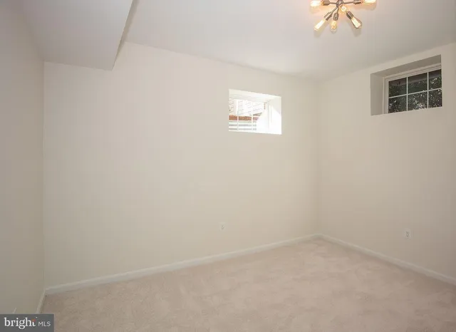 $1,000,000 | 4183 Whitlow Place, Chantilly, VA 20151