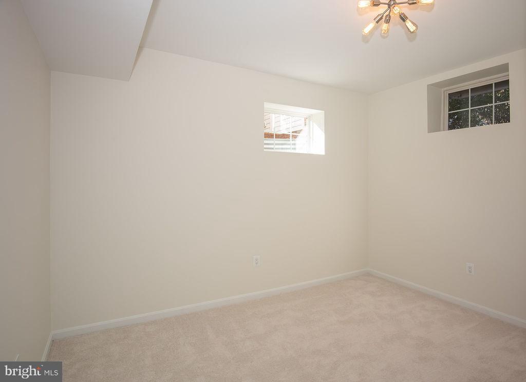 4183 Whitlow Place Chantilly, VA 20151 - Photo 64 of 68