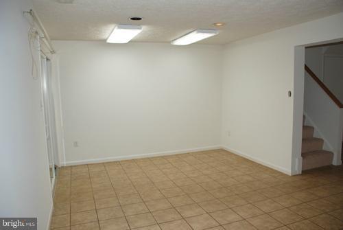 9000 Saffron Lane Silver Spring, MD 20901 - Photo 20 of 24 Living Room