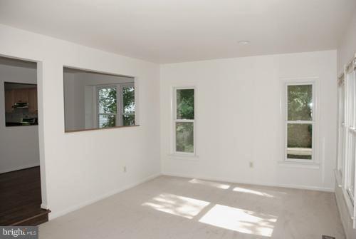 9000 Saffron Lane Silver Spring, MD 20901 - Photo 9 of 24 Living Room