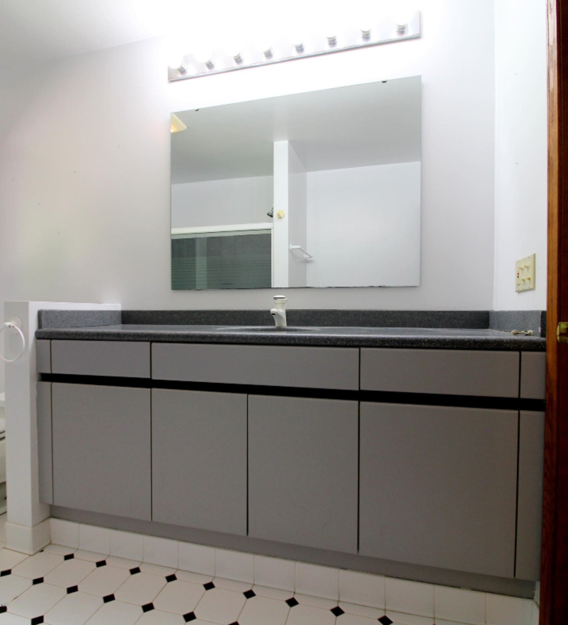 5060 Halbert Road Battle Creek, MI 49017 - Photo 10 of 21 Bath