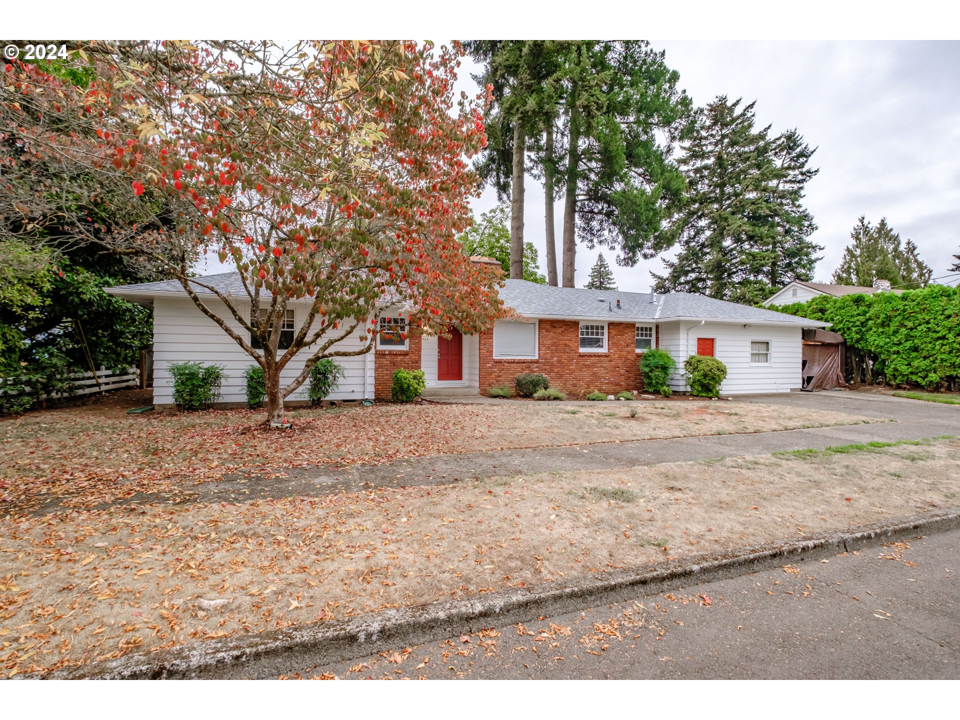 3362 Bluff Avenue Southeast Salem, OR 97302 - Photo 2 of 33