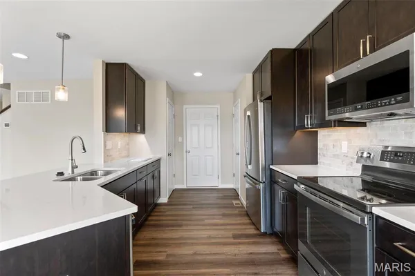 $349,900 | 41 Fairmount Grv Drive, St. Peters, MO 63376