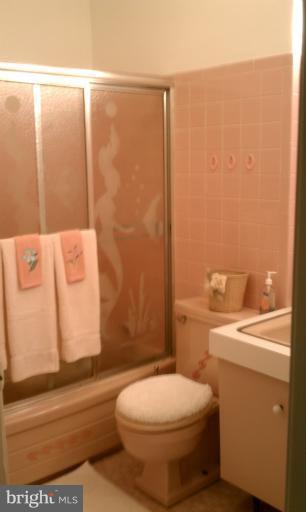8120 Arrowhead Road Pikesville, MD 21208 - Photo 3 of 11 Bath