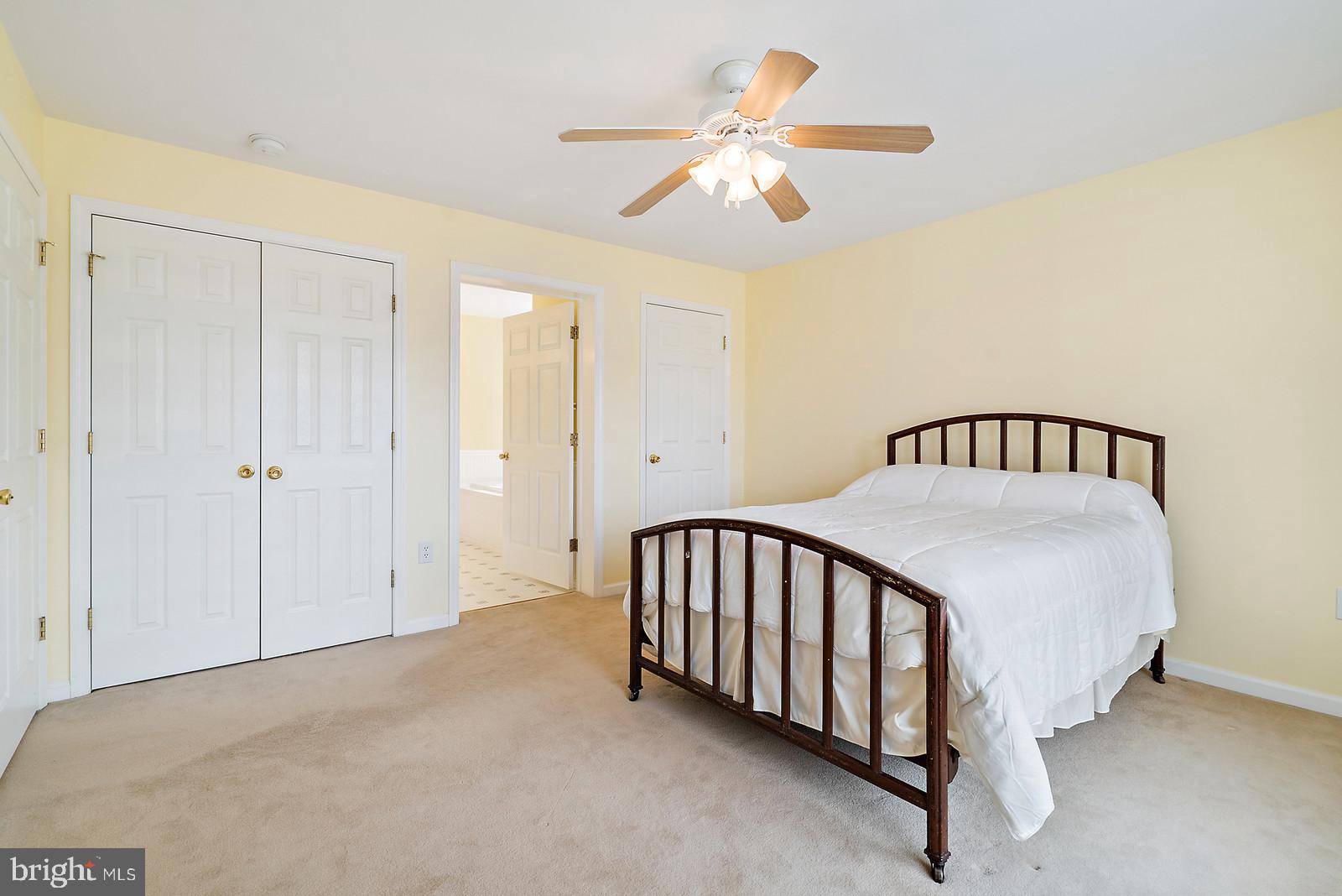10399 Ada Road Marshall, VA 20115 - Photo 21 of 44 Main Level Master Suite