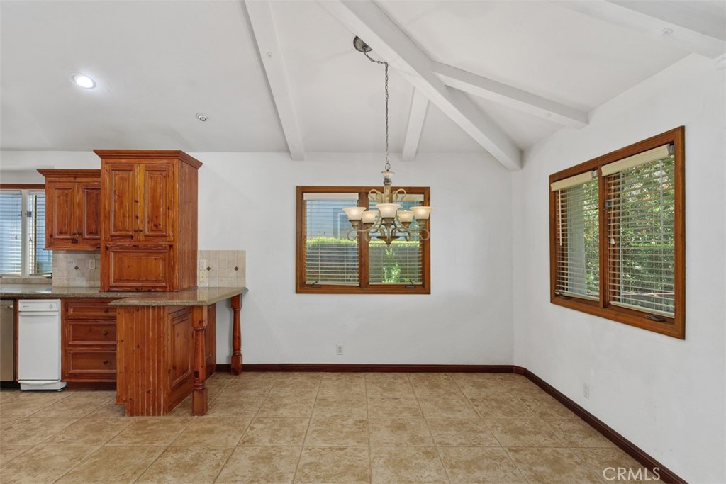 38285 Oaktree Loop Murrieta, CA 92562 - Photo 19 of 39 an empty room with windows