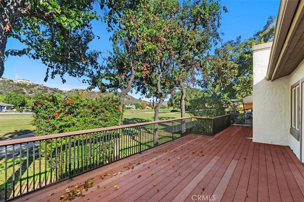 38285 Oaktree Loop Murrieta, CA 92562 - Photo 34 of 39 a view of balcony and yard