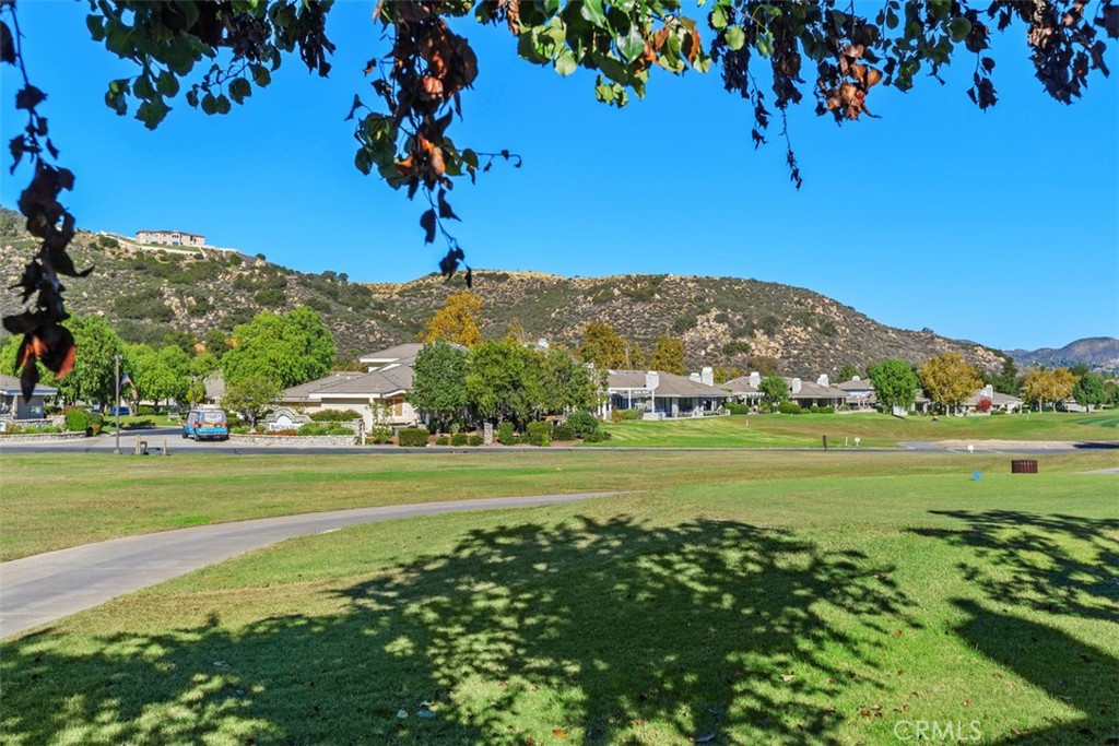 38285 Oaktree Loop Murrieta, CA 92562 - Photo 38 of 39 a view of an ocean from a big yard