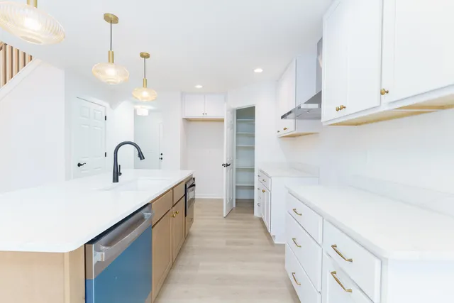 $359,560 | 28 Engelhardt Strasse, Jackson, MI 49201