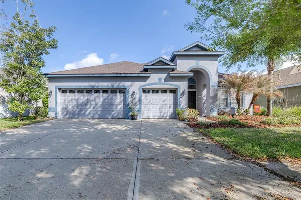 $555,000 | 16320 Bridgewalk Drive, Lithia, FL 33547