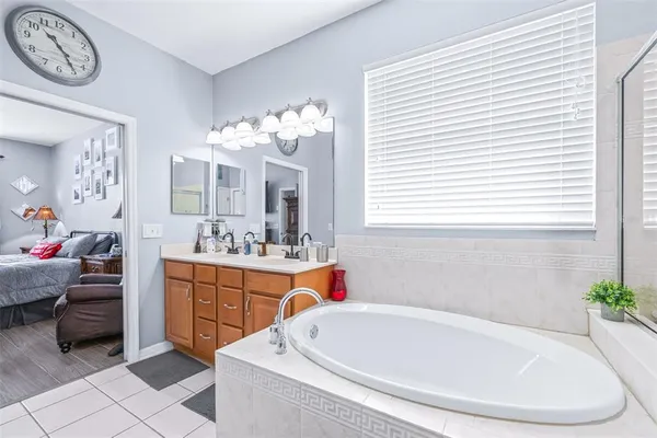 $555,000 | 16320 Bridgewalk Drive, Lithia, FL 33547