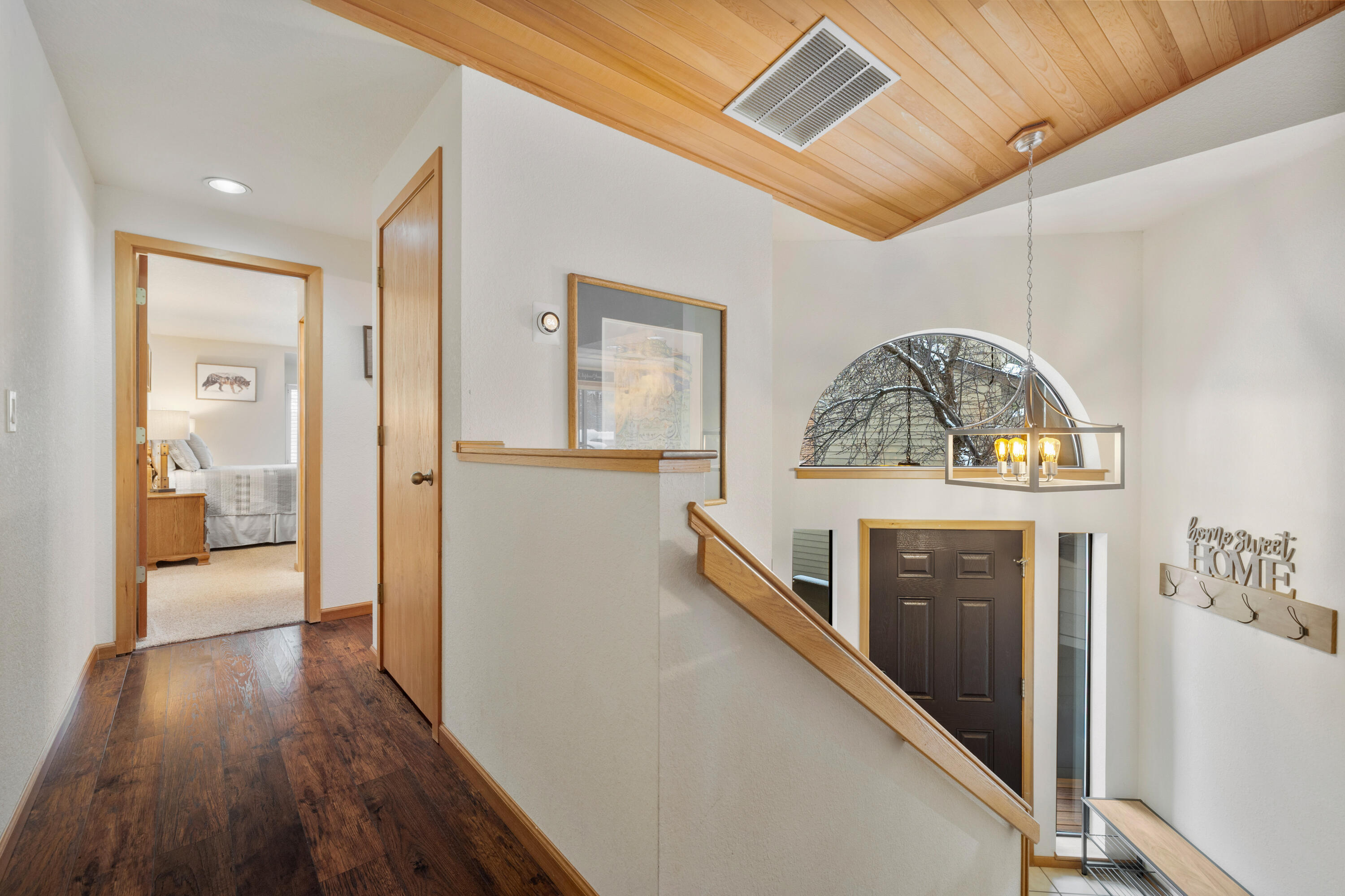 17760 West Core Road, Unit 16 Sunriver, OR 97707 - Photo 5 of 41 06-1821_250320_JILLROSELL