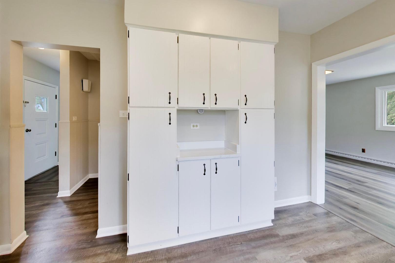 714 Memorial Road Bensenville, IL 60106 - Photo 6 of 28 Gallery Image 6