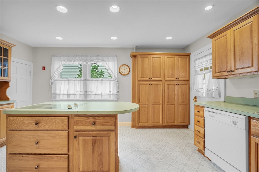 1 King Street Maynard, MA 01754 - Photo 14 of 36