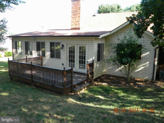 213 Henrico Road Front Royal, VA 22630 - Photo 11 of 29 Exterior (Rear)