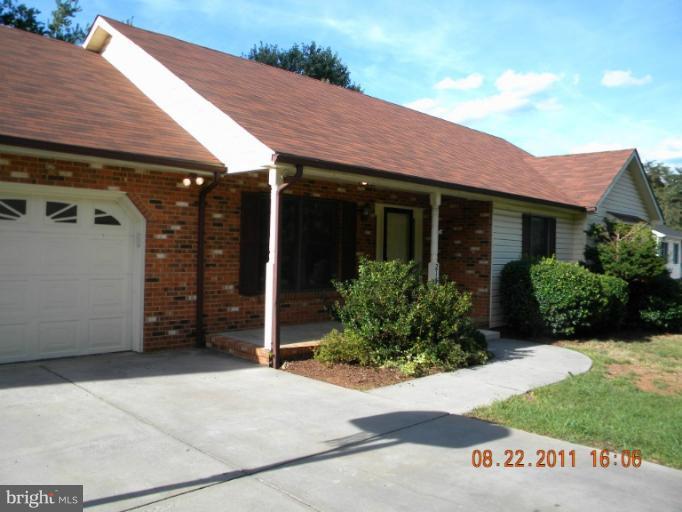 213 Henrico Road Front Royal, VA 22630 - Photo 3 of 29 Exterior (Front)