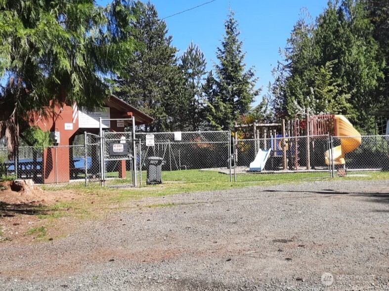 5011 East Rasor Road Belfair, WA 98528 - Photo 16 of 31 Gallery Image 16