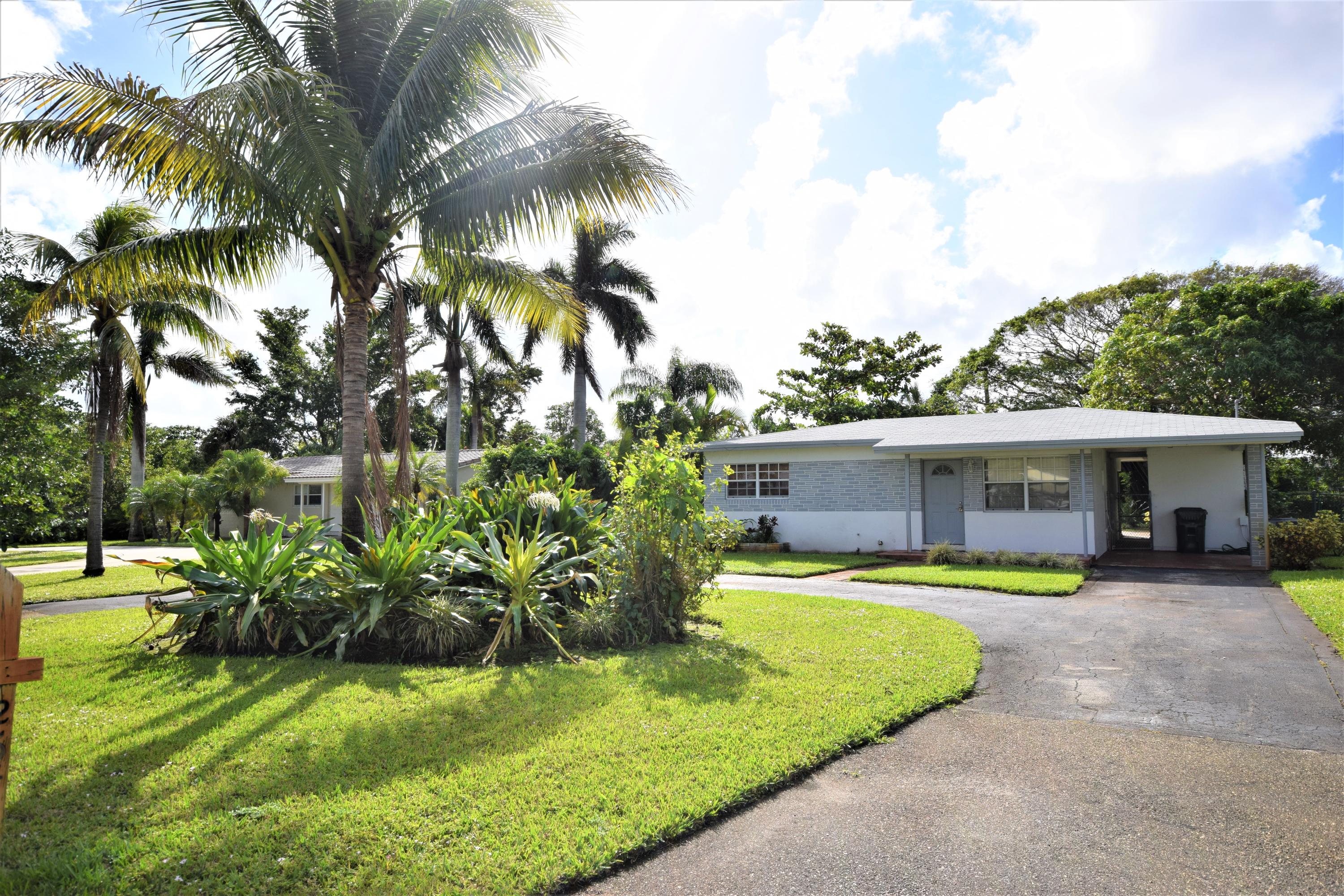 264 Northwest 45th Street Boca Raton, FL 33431 - Photo 2 of 18 DSC_7413