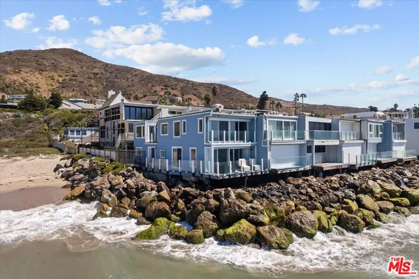 $2,295,000 | 11770 Pacific Coast Highway, Unit AA, Malibu, CA 90265
