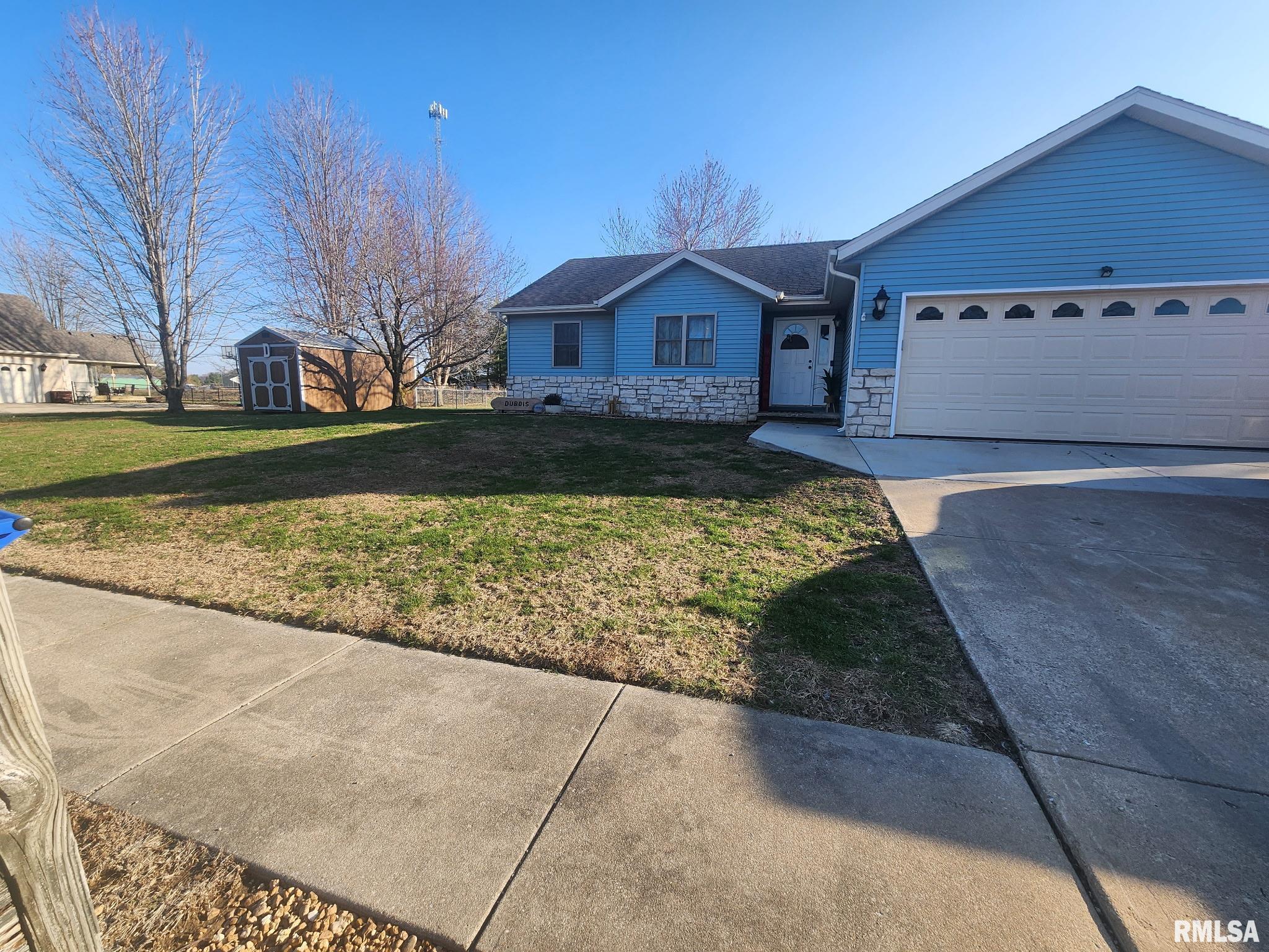 19419 Pinecrest Road Petersburg, IL 62675 - Photo 1 of 1