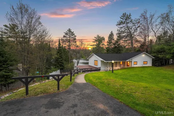 $639,900 | 5122 Tall Pines Road, Florence, WI 54121