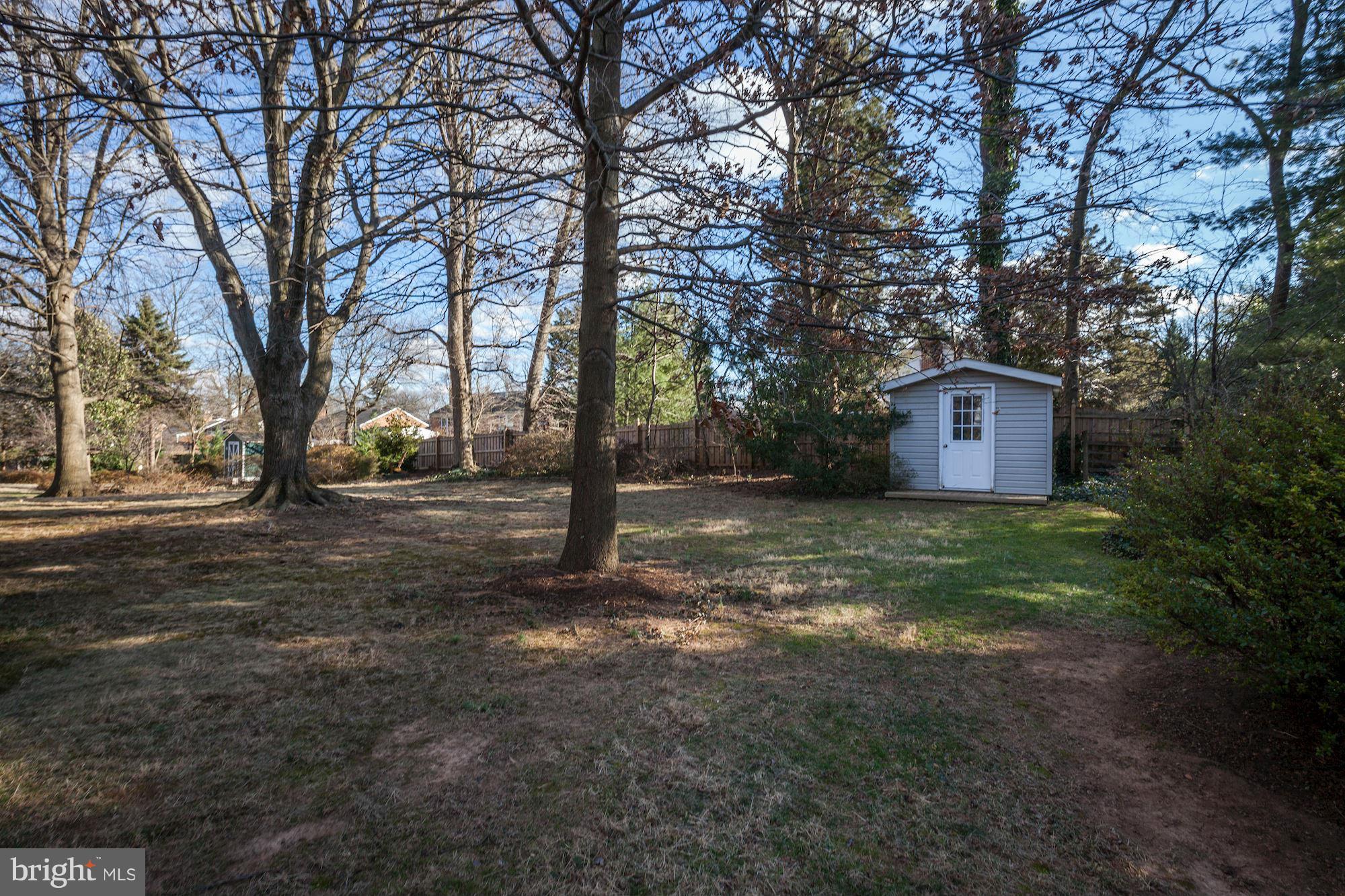 6933 Tyndale Street McLean, VA 22101 - Photo 23 of 25 Exterior (Rear)