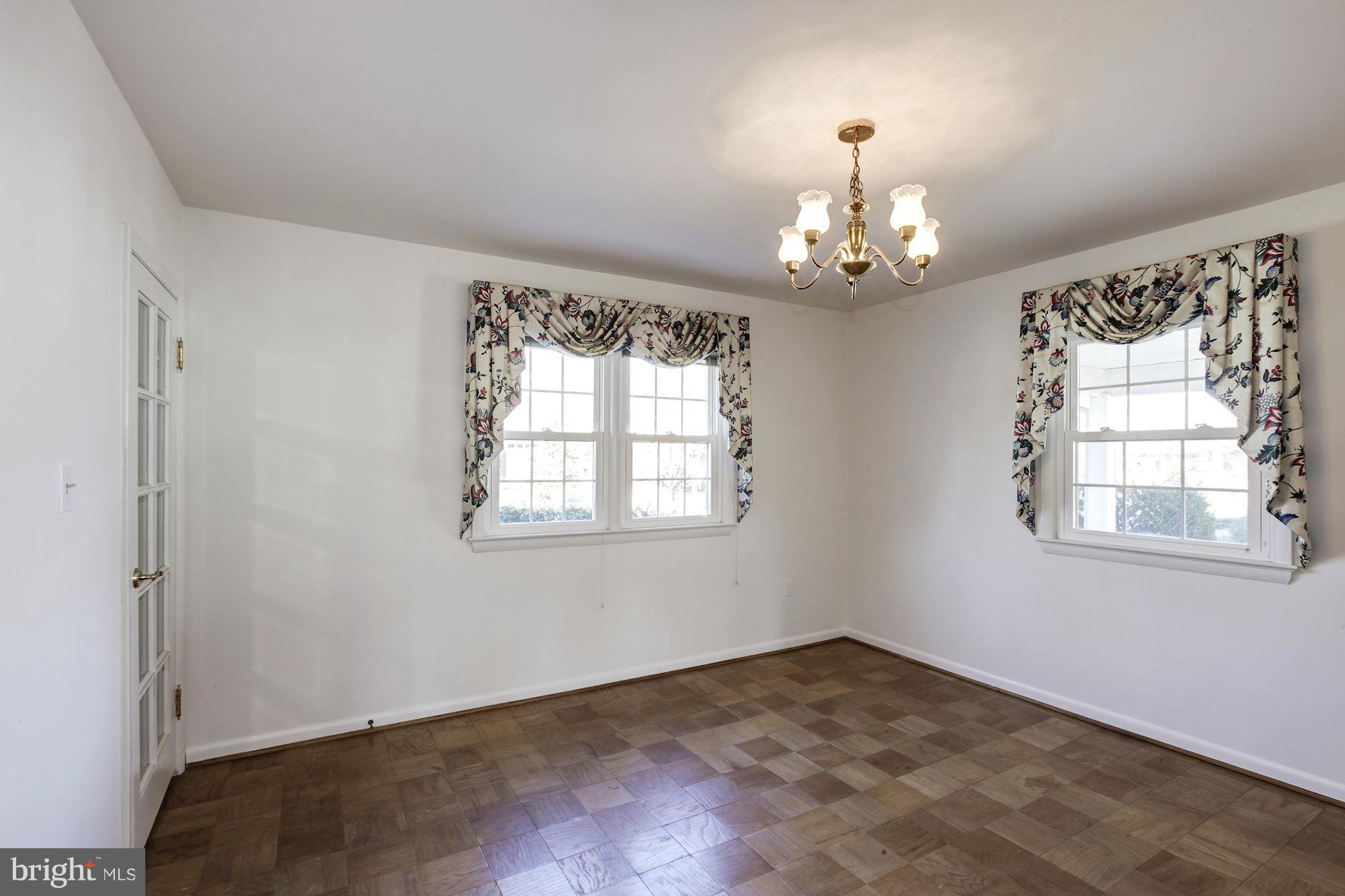 6933 Tyndale Street McLean, VA 22101 - Photo 6 of 25 Dining Room