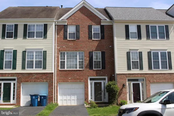 $2,995 | 42856 Golf View Drive, Chantilly, VA 20152