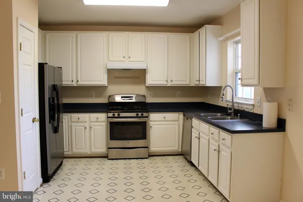 $2,995 | 42856 Golf View Drive, Chantilly, VA 20152